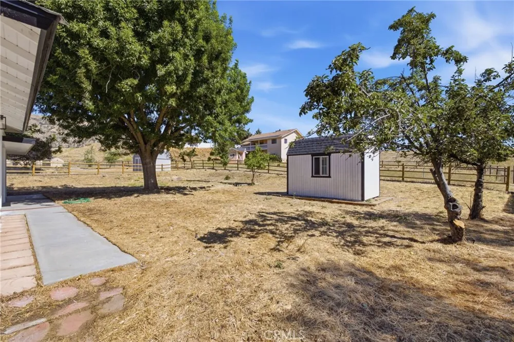21009 Brentwood Tehachapi, CA 93561