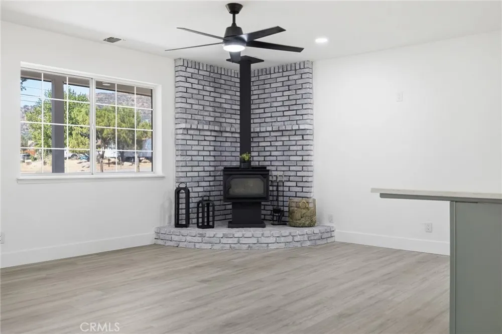 21009 Brentwood Tehachapi, CA 93561