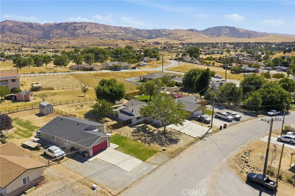 21009 Brentwood Tehachapi, CA 93561