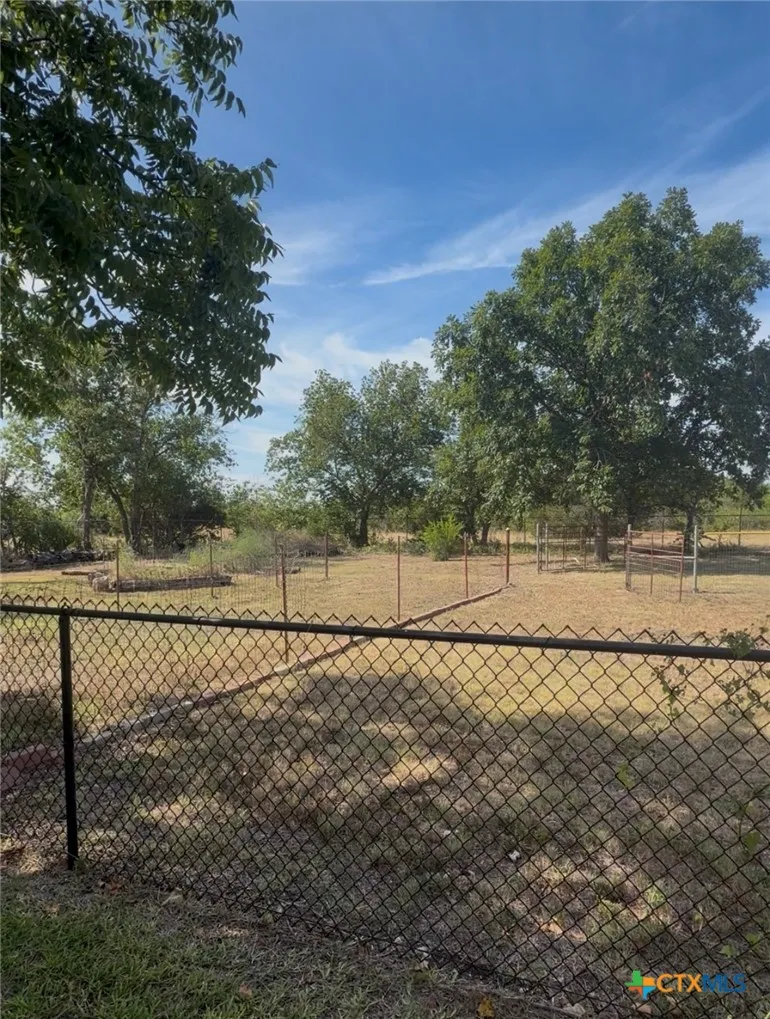 211 County Road 128 Gatesville, TX 76528