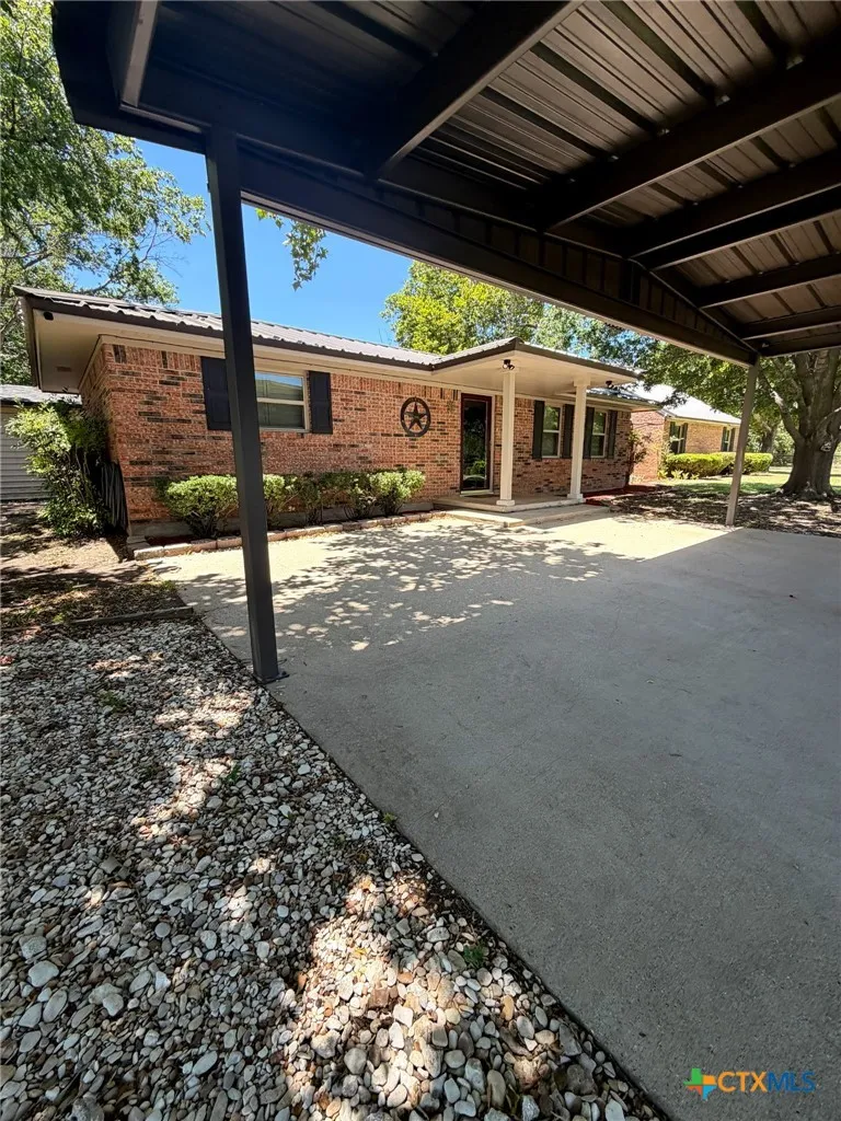 211 County Road 128 Gatesville, TX 76528
