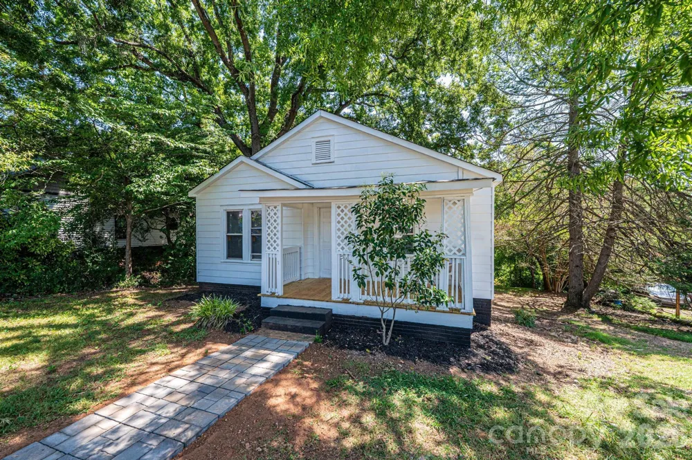 423 Davis Avenue Newton, NC 28658