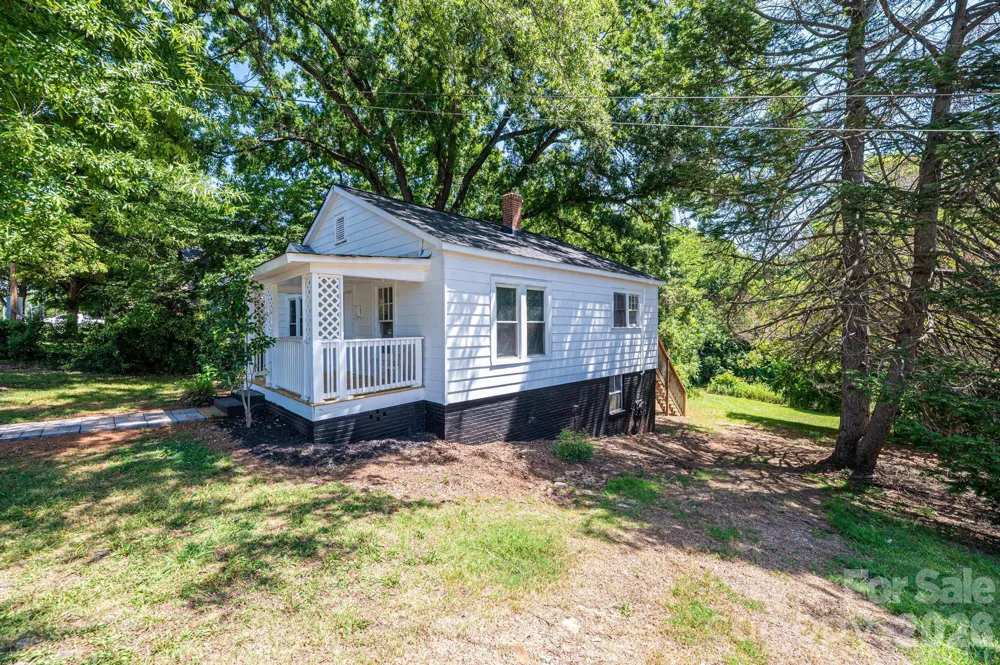 423 Davis Avenue Newton, NC 28658
