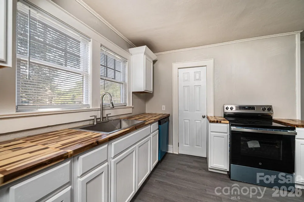423 Davis Avenue Newton, NC 28658