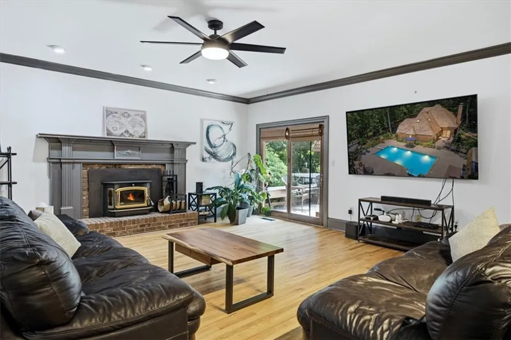 4525 Mountain View Road Oakwood, GA 30566