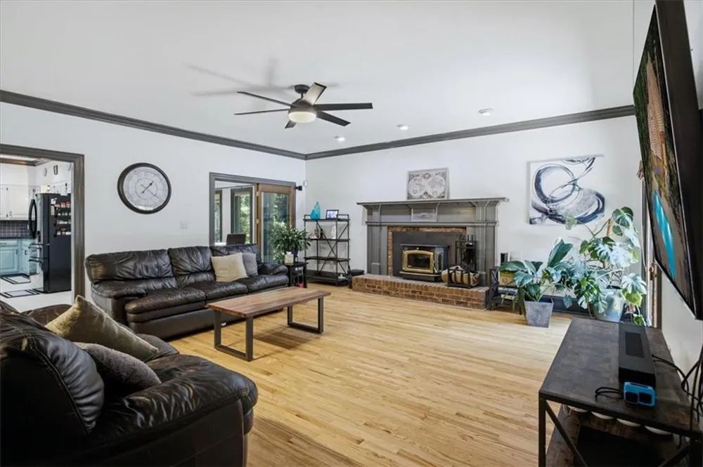 4525 Mountain View Road Oakwood, GA 30566
