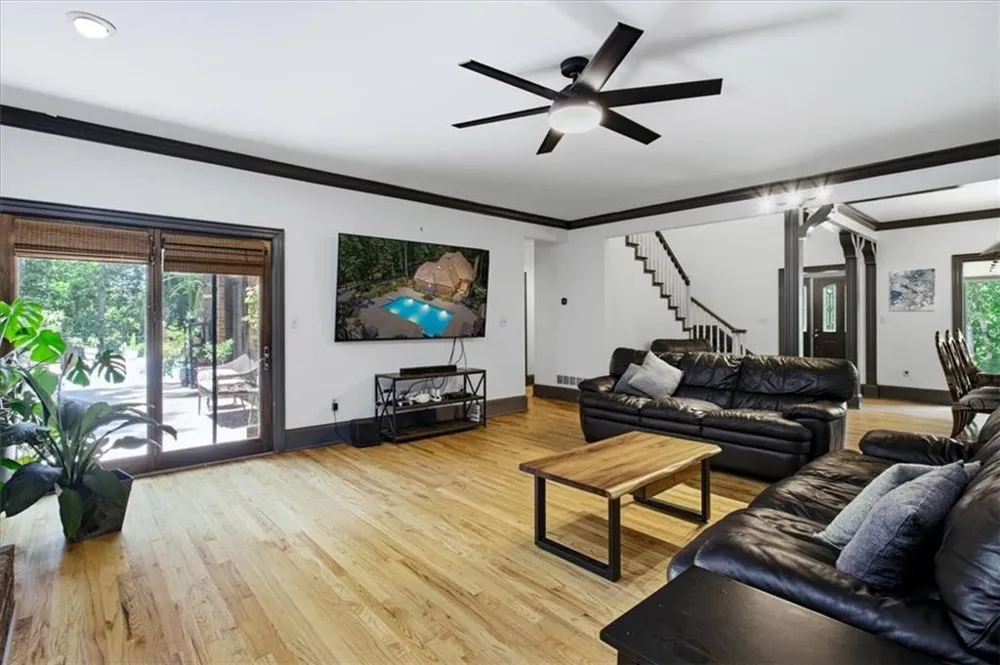 4525 Mountain View Road Oakwood, GA 30566