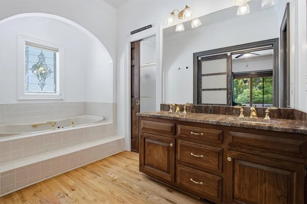 4525 Mountain View Road Oakwood, GA 30566