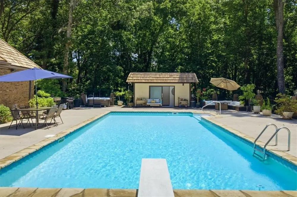 4525 Mountain View Road Oakwood, GA 30566