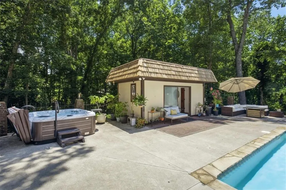 4525 Mountain View Road Oakwood, GA 30566