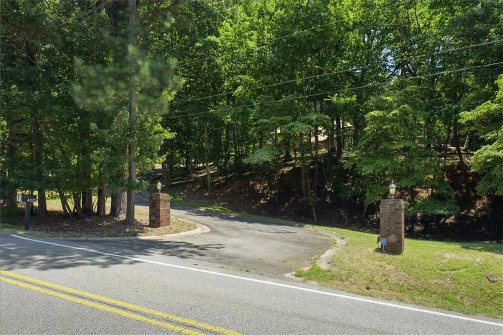 4525 Mountain View Road Oakwood, GA 30566