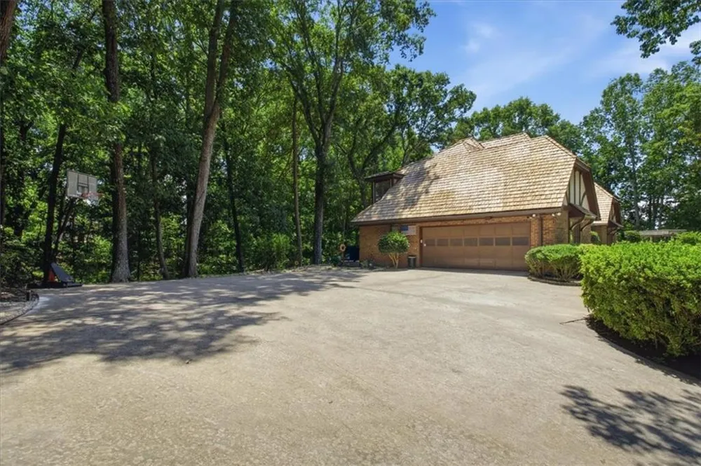 4525 Mountain View Road Oakwood, GA 30566