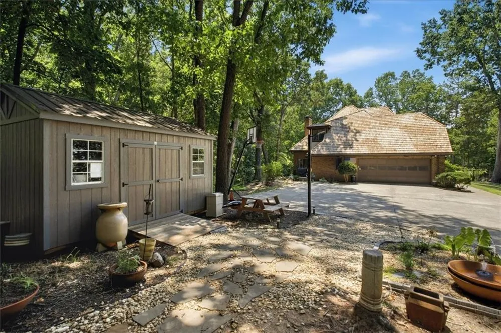 4525 Mountain View Road Oakwood, GA 30566
