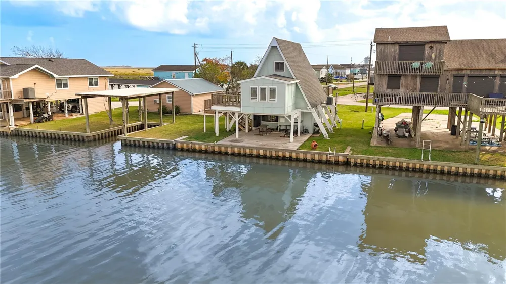 239 Redfish Drive Freeport, TX 77541