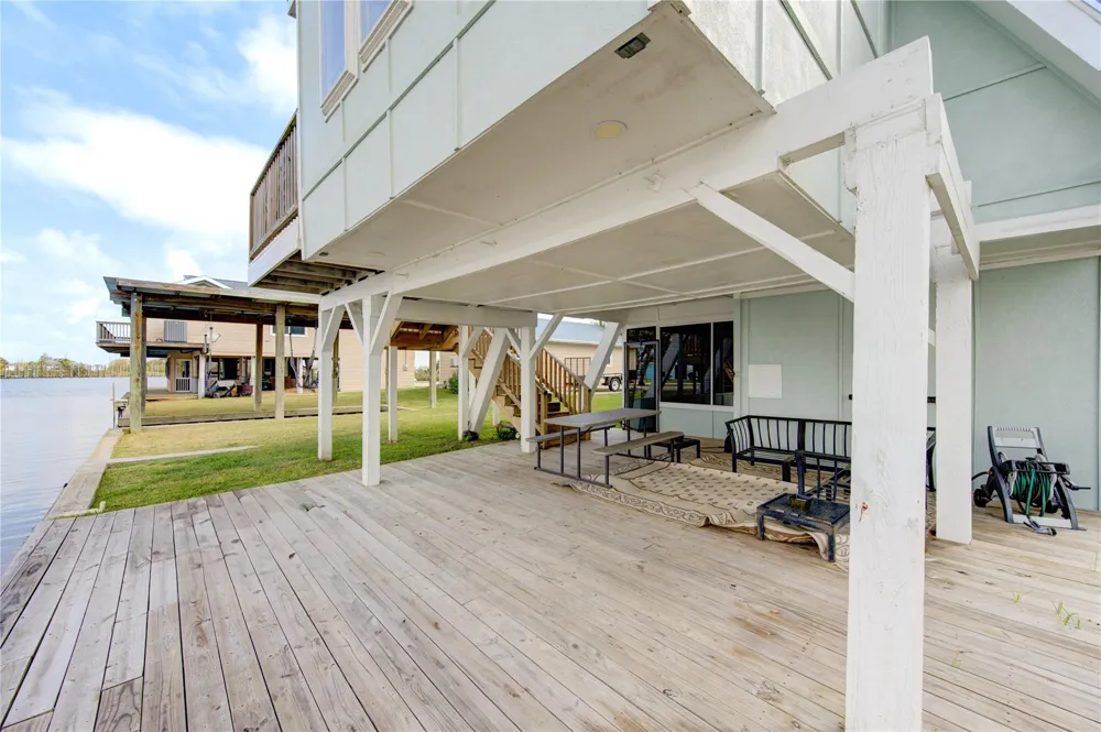 239 Redfish Drive Freeport, TX 77541