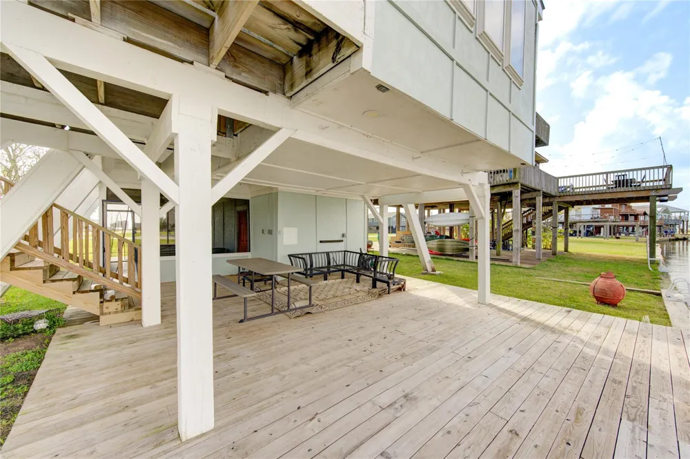239 Redfish Drive Freeport, TX 77541