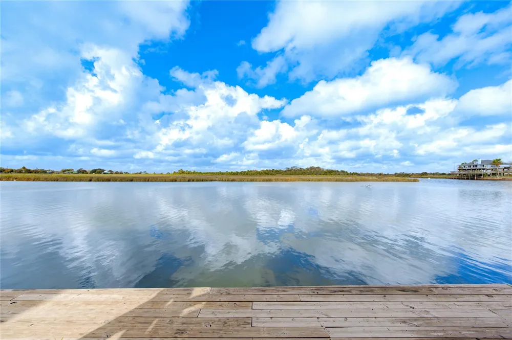 239 Redfish Drive Freeport, TX 77541