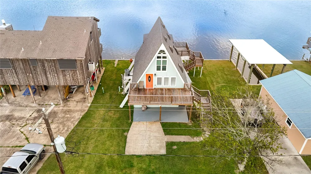 239 Redfish Drive Freeport, TX 77541