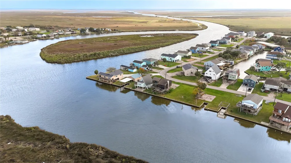 239 Redfish Drive Freeport, TX 77541