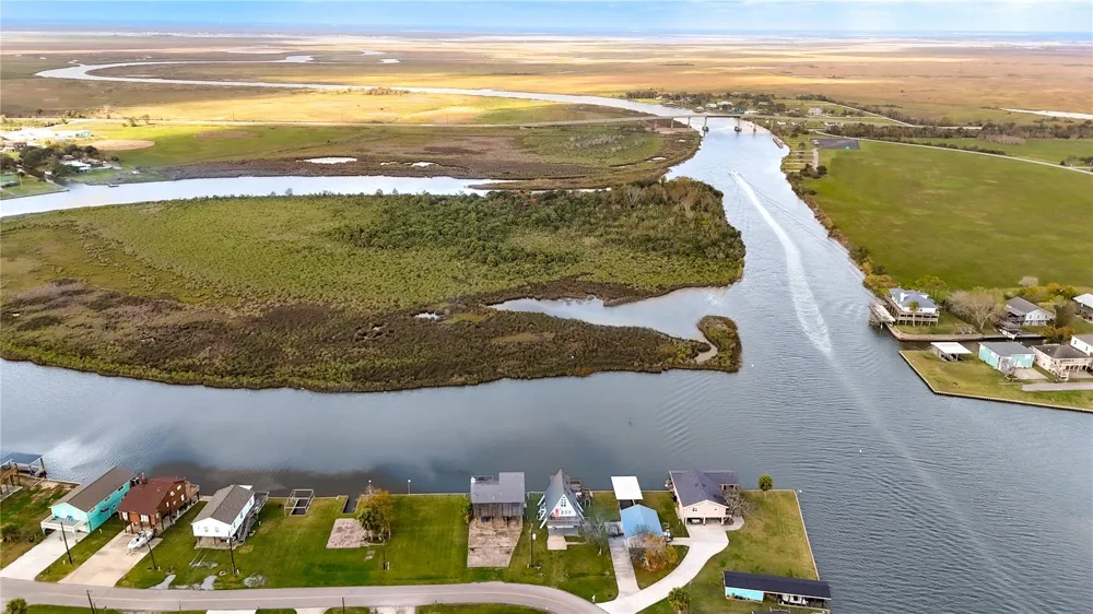 239 Redfish Drive Freeport, TX 77541