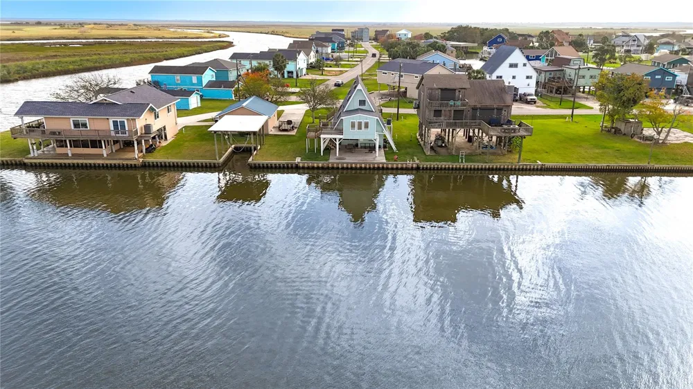 239 Redfish Drive Freeport, TX 77541