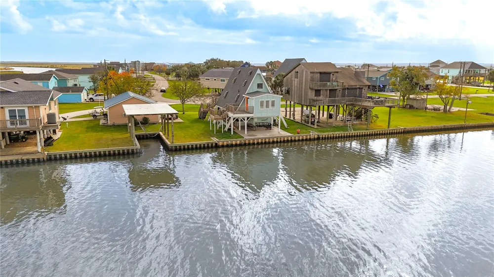 239 Redfish Drive Freeport, TX 77541