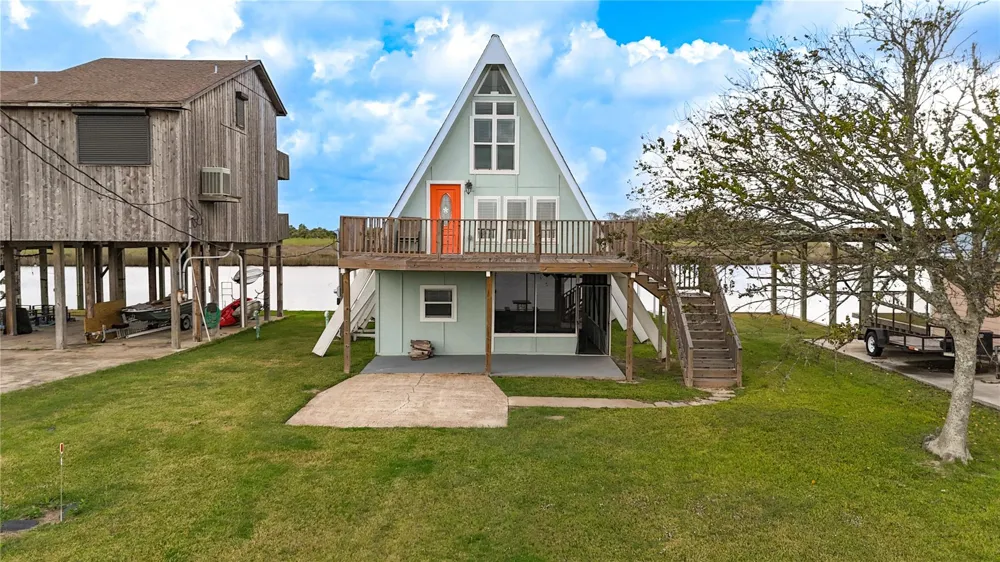 239 Redfish Drive Freeport, TX 77541