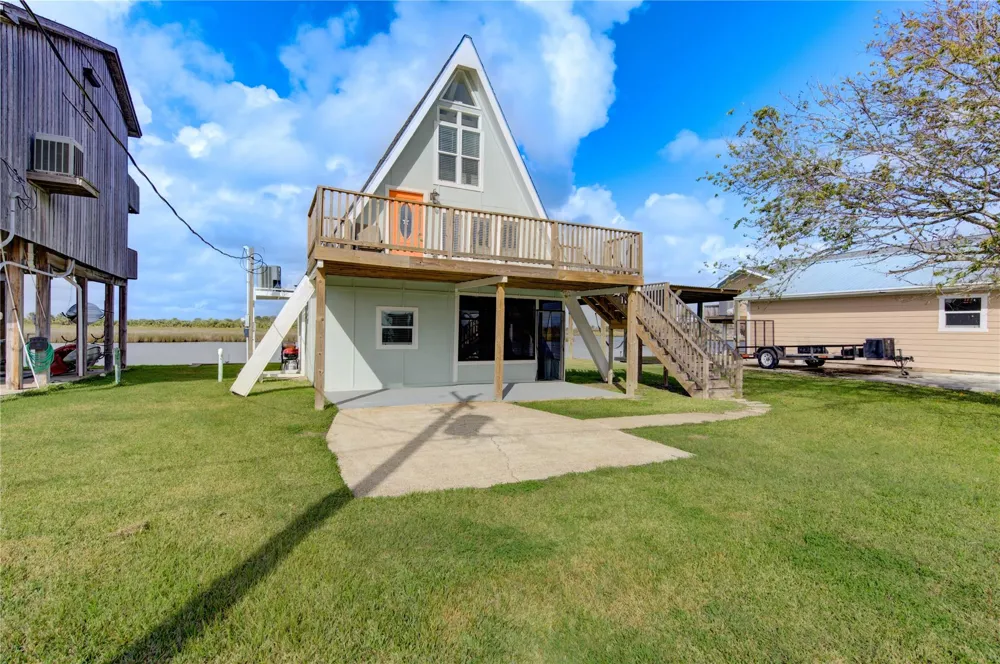 239 Redfish Drive Freeport, TX 77541