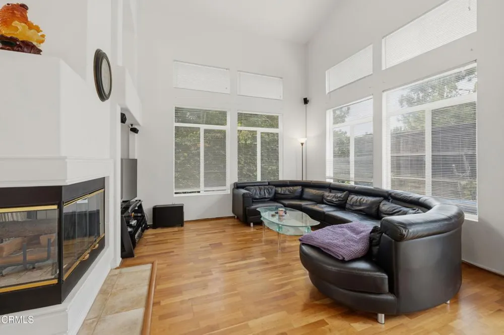 799 Saratoga Avenue Ventura, CA 93003