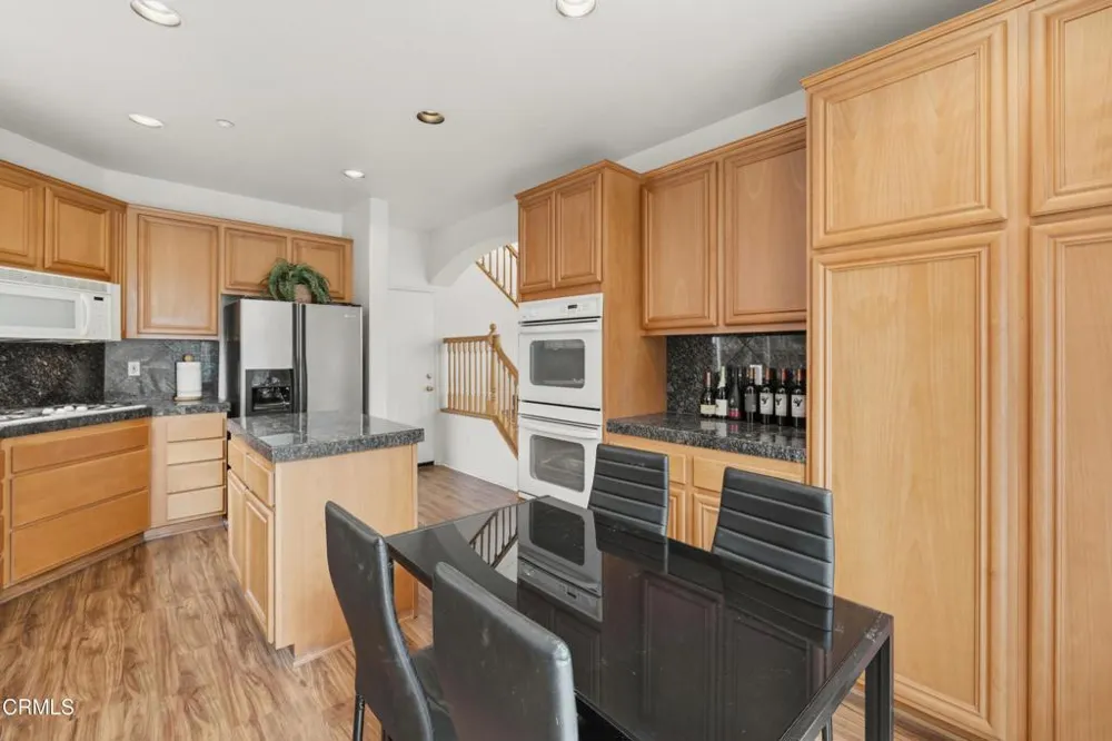 799 Saratoga Avenue Ventura, CA 93003