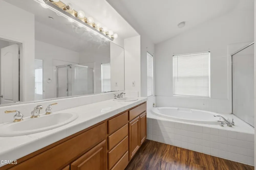 799 Saratoga Avenue Ventura, CA 93003