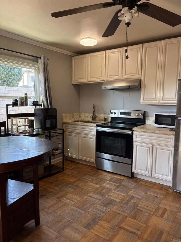 63 L Chula Vista, CA 91911