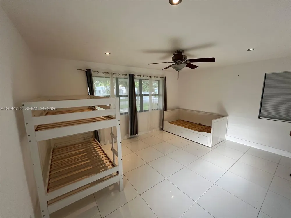 2115 Alamanda Dr North Miami, FL 33181