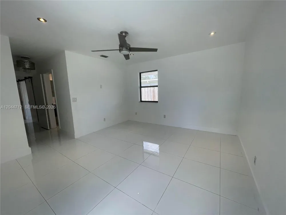 2115 Alamanda Dr North Miami, FL 33181