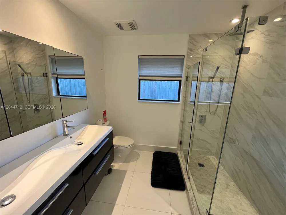 2115 Alamanda Dr North Miami, FL 33181