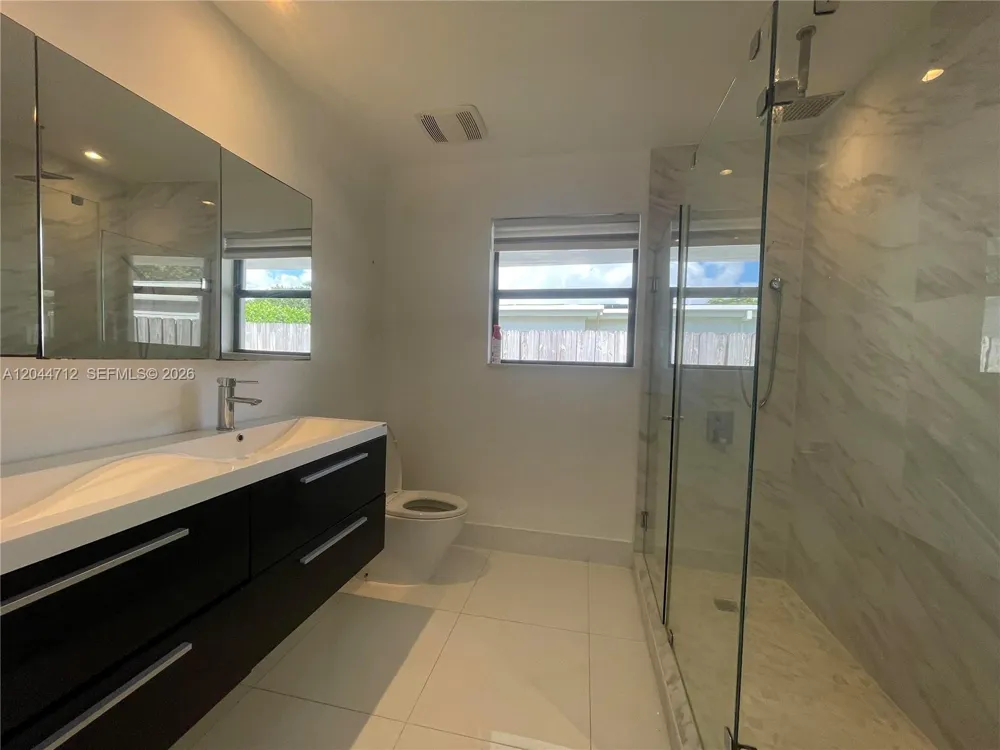 2115 Alamanda Dr North Miami, FL 33181