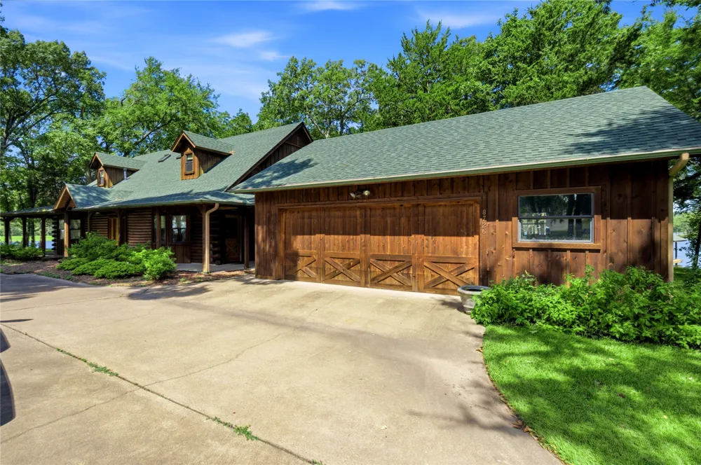 8726 Toler Pointe Larue, TX 75770