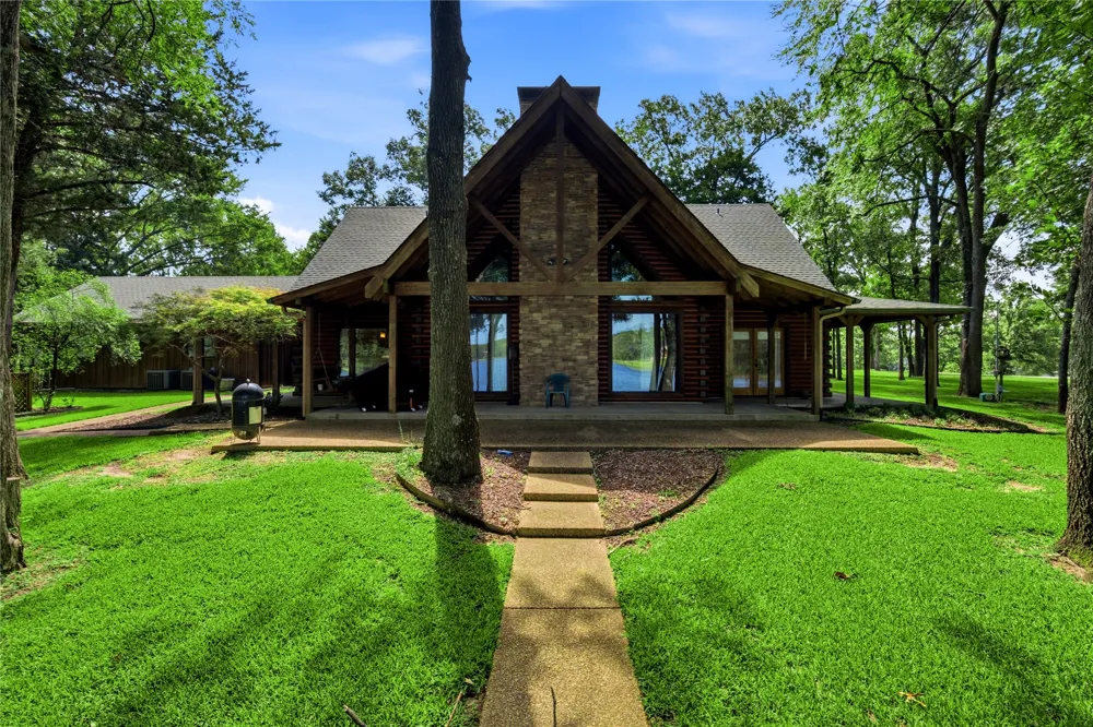 8726 Toler Pointe Larue, TX 75770