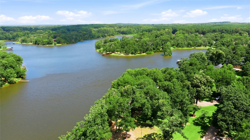 8726 Toler Pointe Larue, TX 75770
