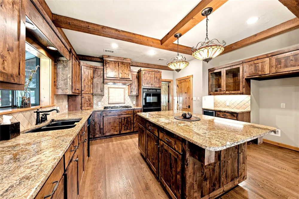 8726 Toler Pointe Larue, TX 75770