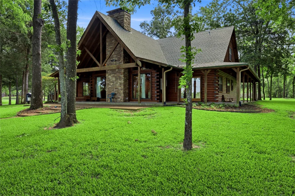 8726 Toler Pointe Larue, TX 75770