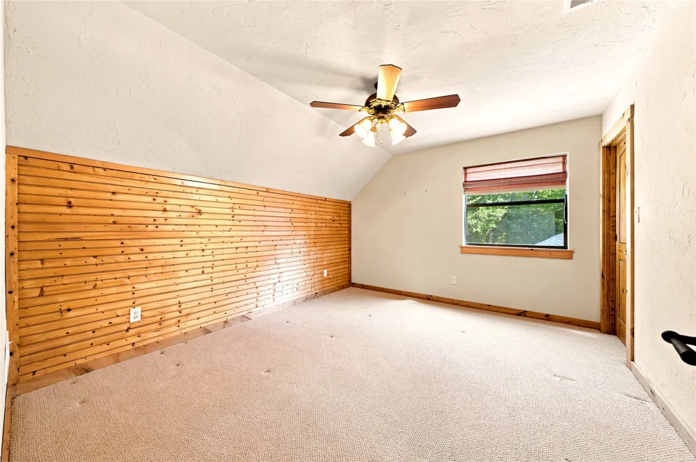 8726 Toler Pointe Larue, TX 75770