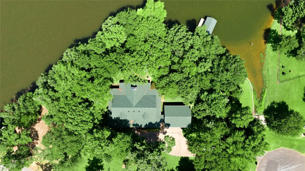 8726 Toler Pointe Larue, TX 75770
