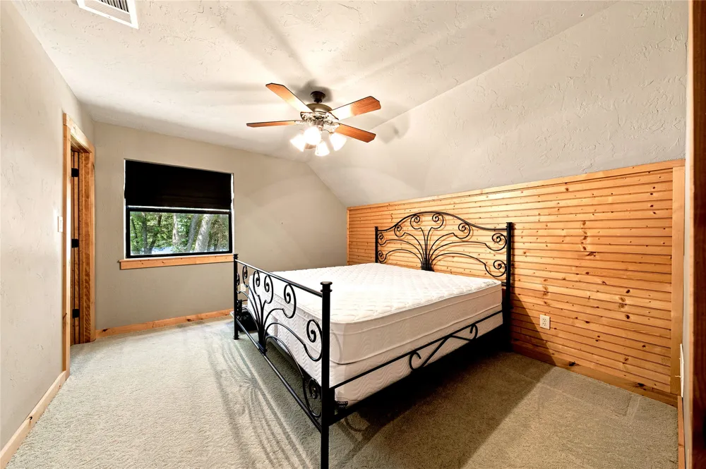 8726 Toler Pointe Larue, TX 75770
