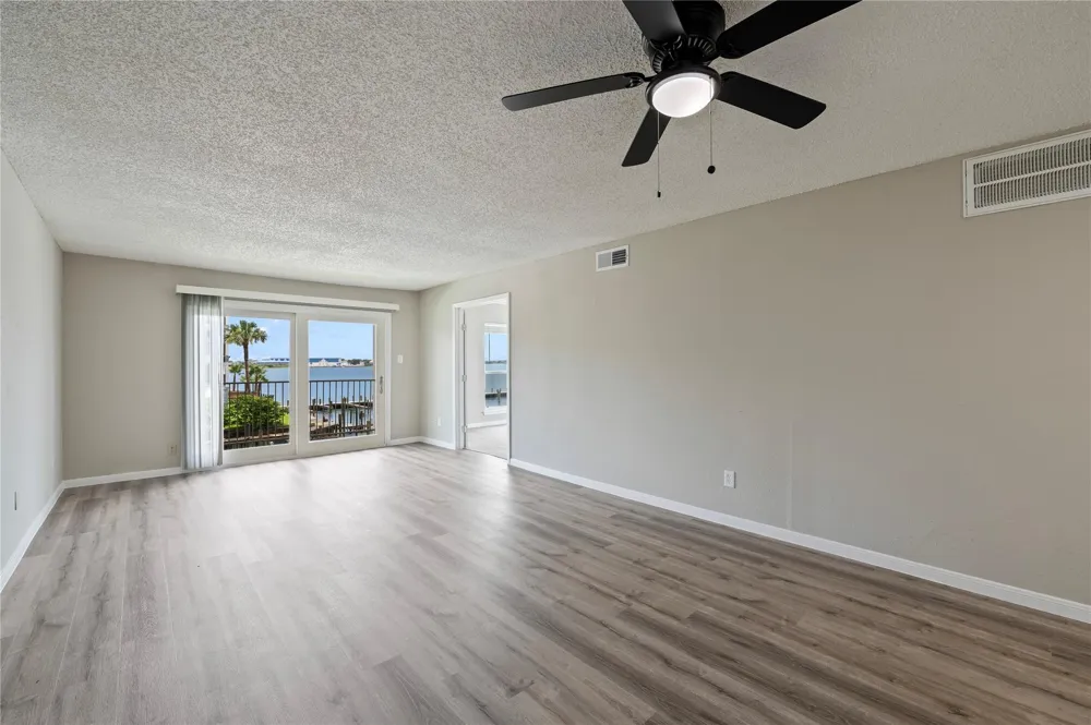 200 Yacht Club Lane #200 El Lago, TX 77586