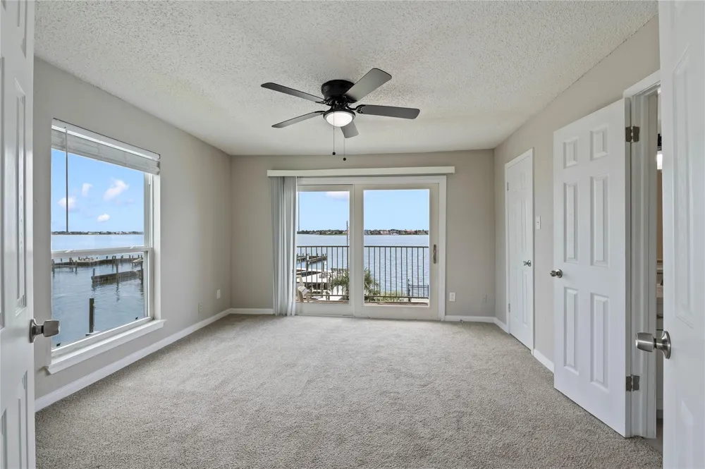200 Yacht Club Lane #200 El Lago, TX 77586