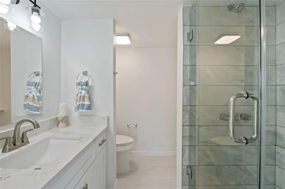 200 Yacht Club Lane #200 El Lago, TX 77586