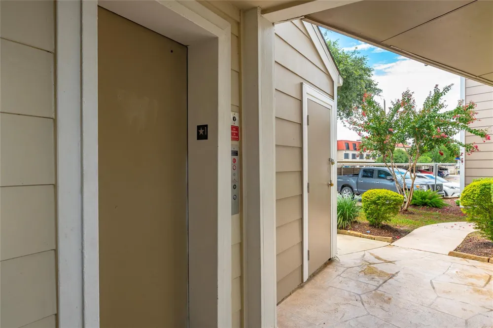 200 Yacht Club Lane #200 El Lago, TX 77586
