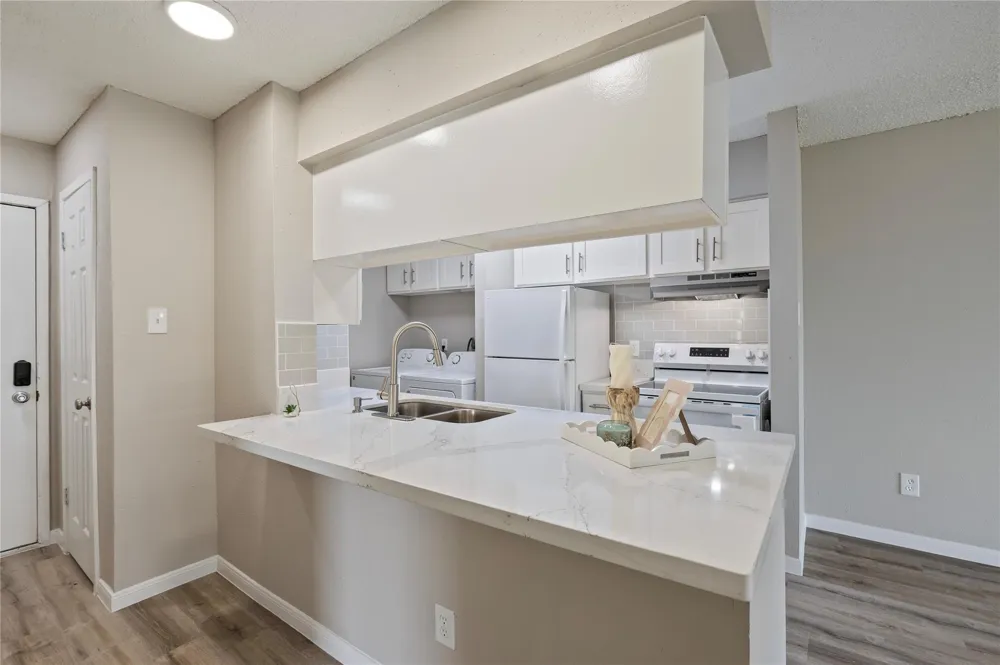 200 Yacht Club Lane #200 El Lago, TX 77586