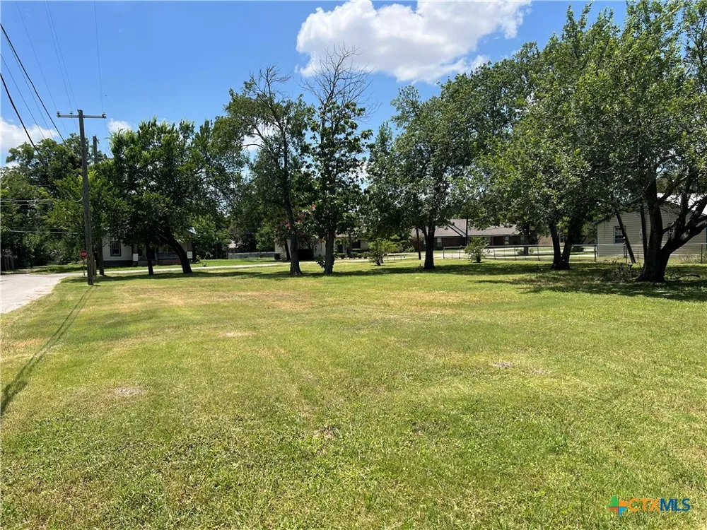 307 S Willis Street Granger, TX 76530